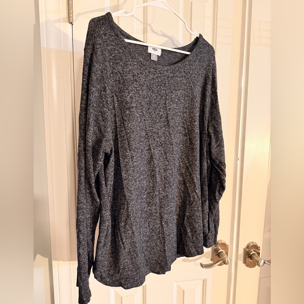 Old Navy XXL Gray Crewneck Pullover.